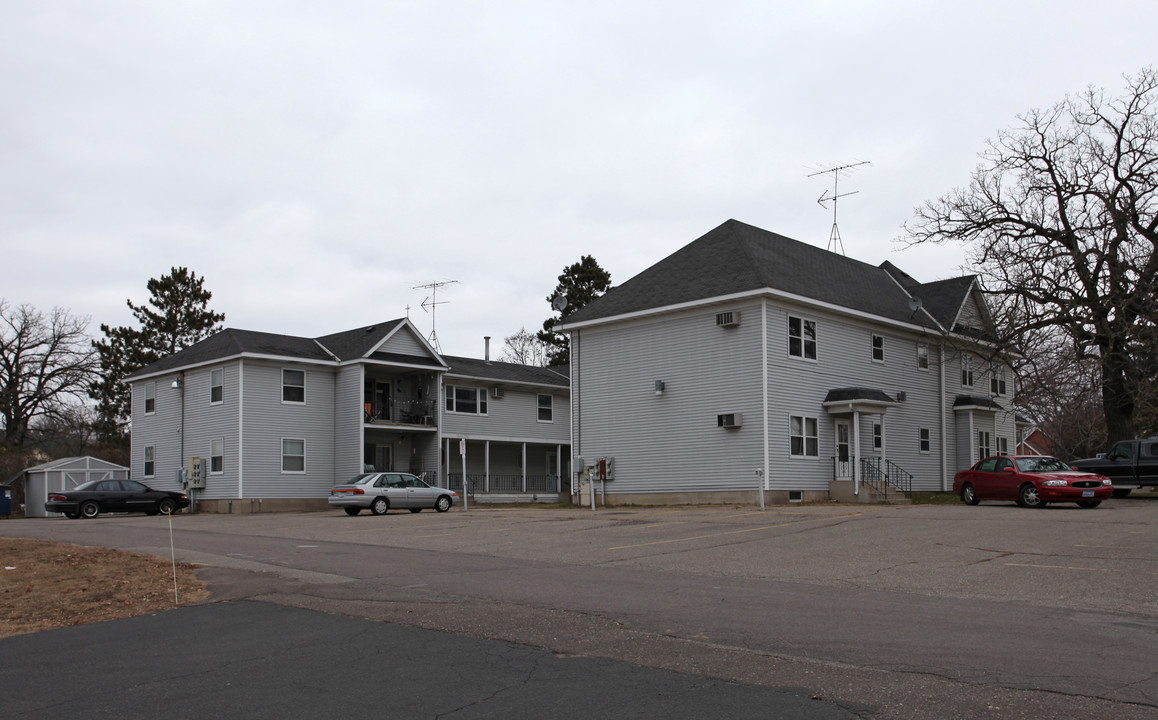 305-309 2nd Ave N in Sauk Rapids, MN - Building Photo