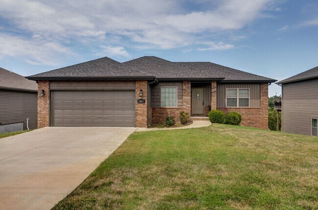 property at 1503 E Fairwind