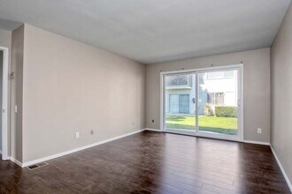 6318 Caminito Andreta in San Diego, CA - Building Photo - Building Photo