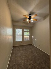 2111 Castle View Dr in Austin, TX - Building Photo - Building Photo