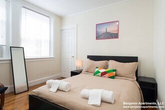 239 Kelton St, Unit 3 in Boston, MA - Building Photo - Building Photo