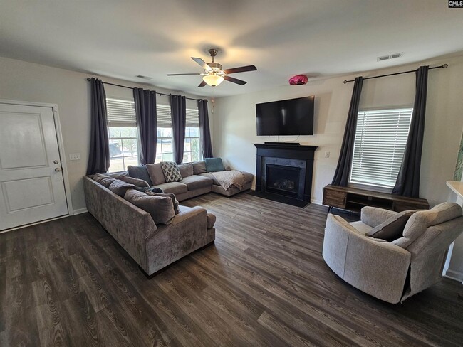 819 Queenshire Ln in Elgin, SC - Building Photo - Building Photo