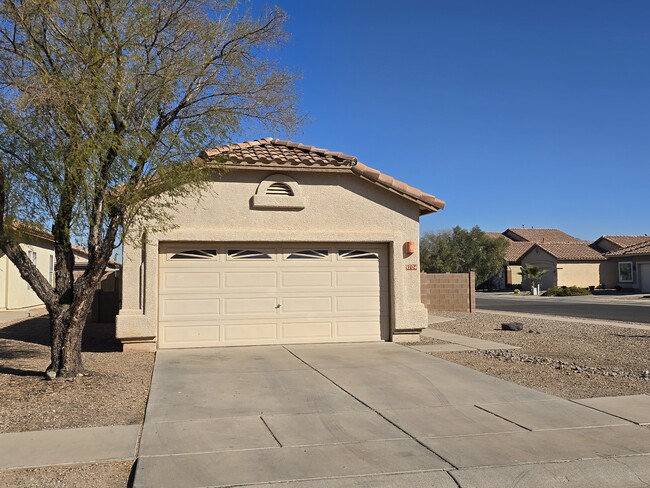 9704 N Long Creek Dr in Tucson, AZ - Building Photo - Building Photo