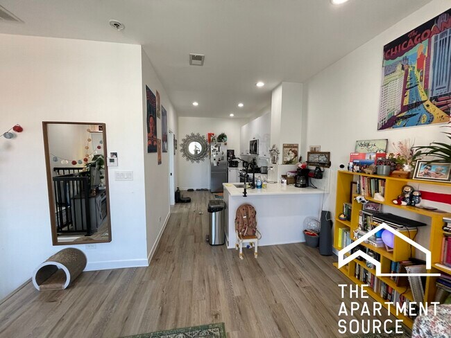 711 N Elizabeth St, Unit 3F