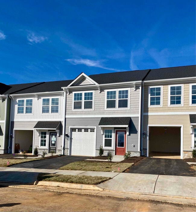 209 Sunbird Ln in Waynesboro, VA - Foto de edificio - Building Photo