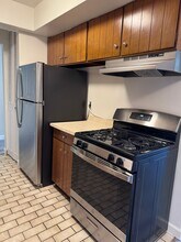 2260 N Summit Ave, Unit 108 in Milwaukee, WI - Foto de edificio - Building Photo