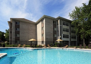 The Encore in Alexandria, VA - Foto de edificio - Building Photo