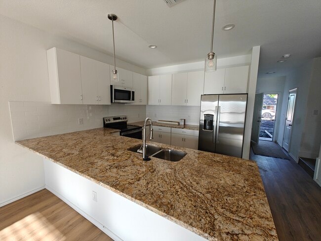 property at 113 N 5th St