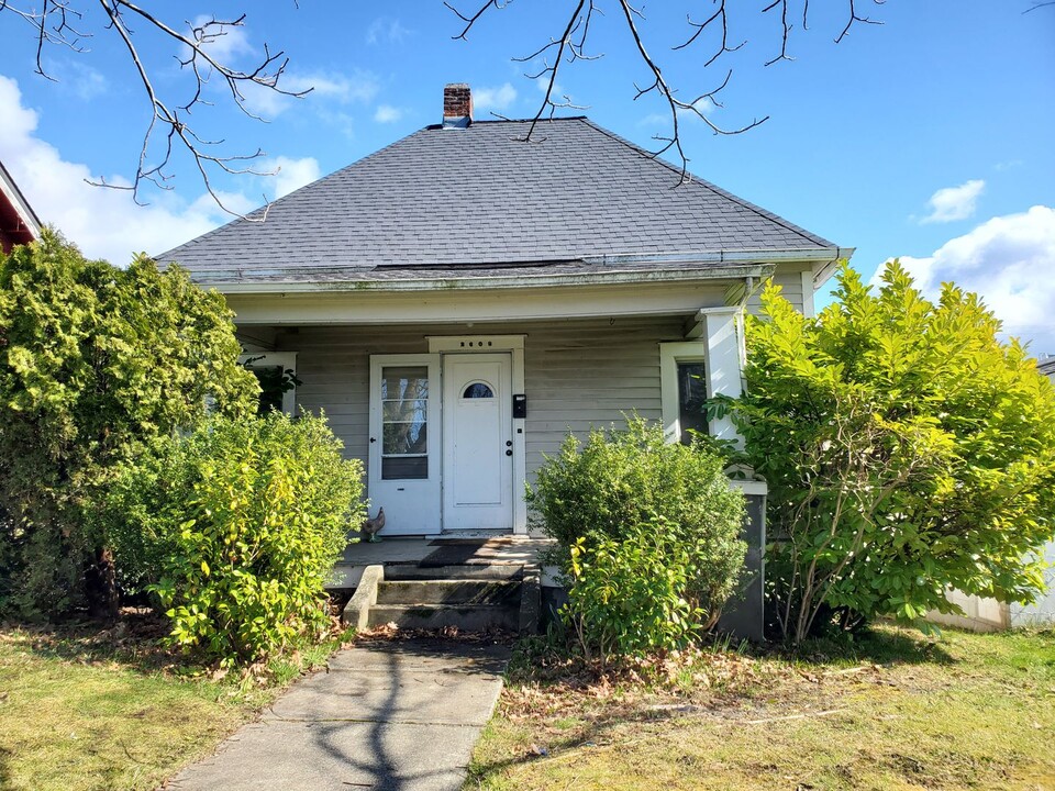 2608 James St in Bellingham, WA - Building Photo