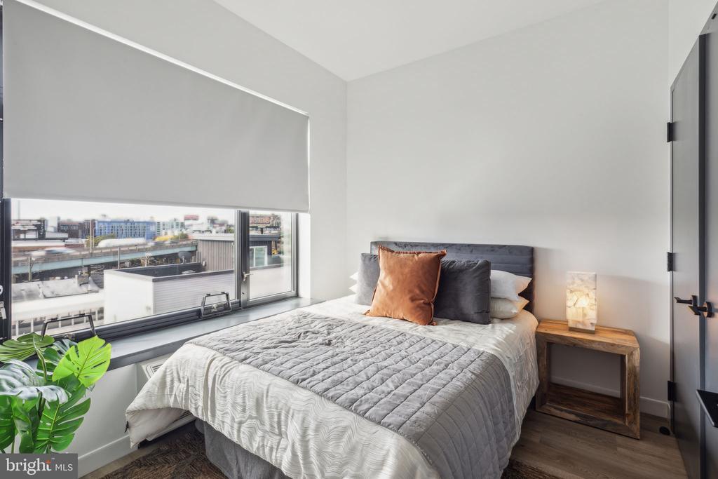 1122 Frankford Ave in Philadelphia, PA - Building Photo