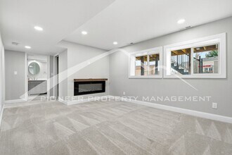 922 S Telluride St in Aurora, CO - Building Photo - Building Photo