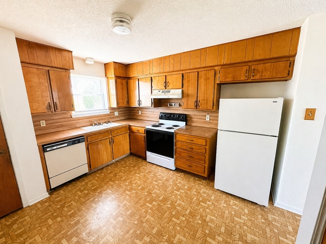 property at 104 W Anderson Ave