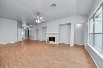 9711 Andrews Ln in Missouri City, TX - Building Photo - Building Photo