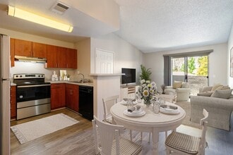 Waterstone at Murrieta in Murrieta, CA - Foto de edificio - Building Photo