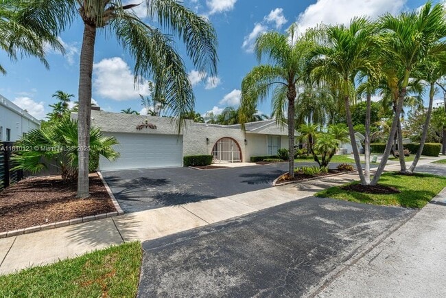 9717 SW 93rd Terrace in Miami, FL - Building Photo - Building Photo
