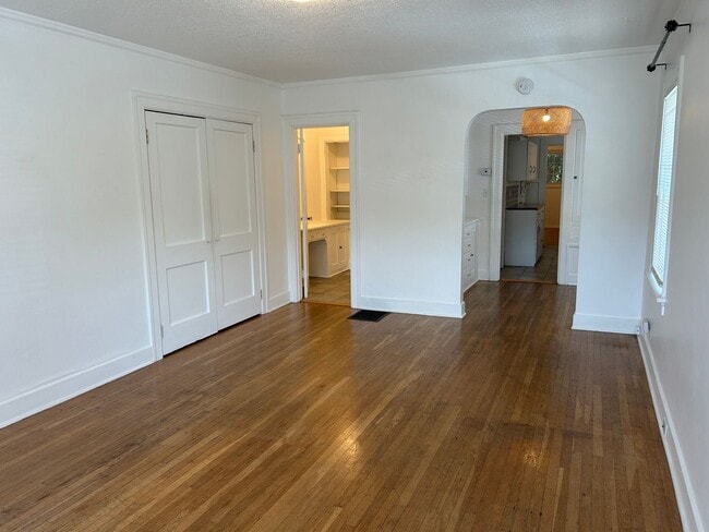 2445 NW Quimby St in Portland, OR - Building Photo - Building Photo