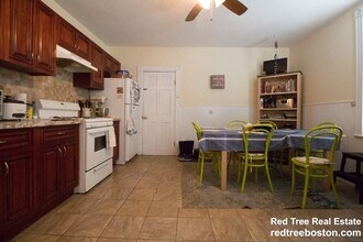 234 Cypress St, Unit 3 in Brookline, MA - Building Photo - Building Photo
