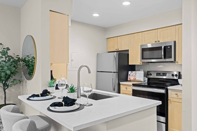 Arbors on Duke in Alexandria, VA - Building Photo - Interior Photo