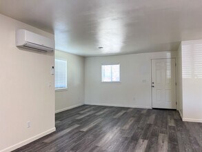 570 W A St in Lebanon, OR - Building Photo - Building Photo