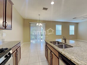 5124 Sanderling Ridge Dr in Lithia, FL - Foto de edificio - Building Photo