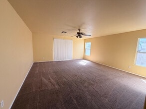 6037 W Southgate Ave in Phoenix, AZ - Building Photo - Building Photo