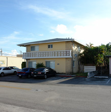 Pineapple Grove Luxury Apartments in Fort Lauderdale, FL - Foto de edificio - Building Photo