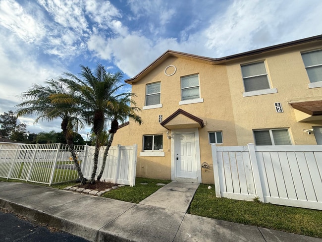 6615 Winfield Blvd in Margate, FL - Building Photo - Building Photo