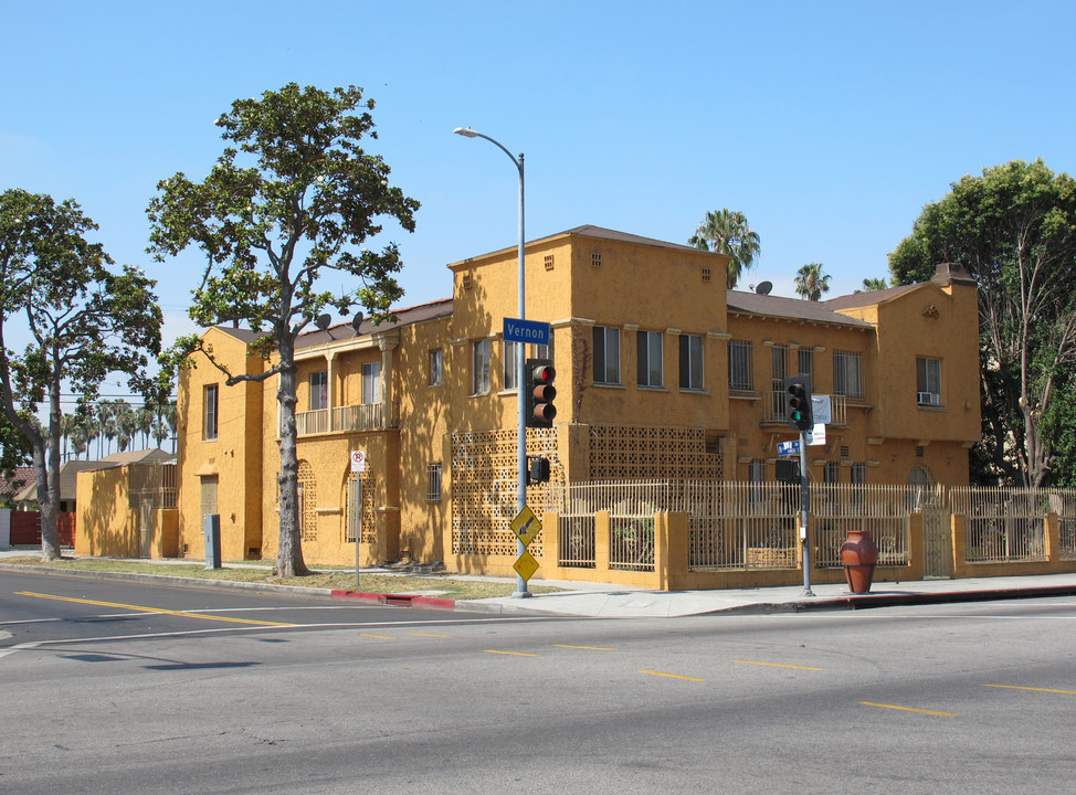 3002 W Vernon Ave in Los Angeles, CA - Building Photo