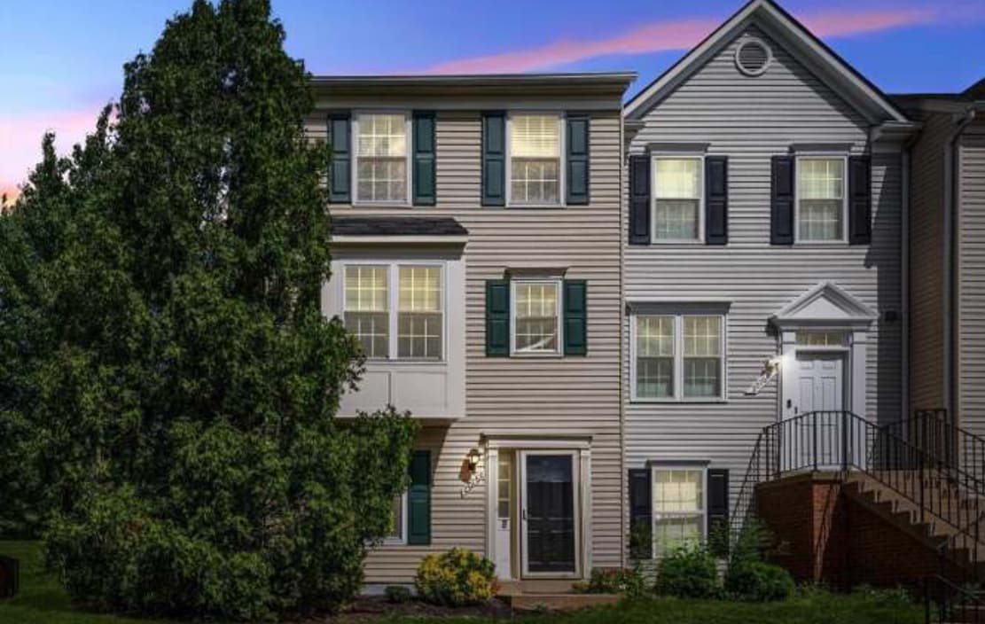 20760 Apollo Ter in Ashburn, VA - Building Photo