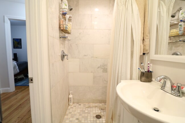 67 Marion St, Unit 3 in Boston, MA - Building Photo - Building Photo