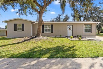 1305 Fountainhead Dr in Deltona, FL - Building Photo - Building Photo