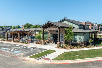 Virtu on Cumberland in Tyler, TX - Foto de edificio - Building Photo