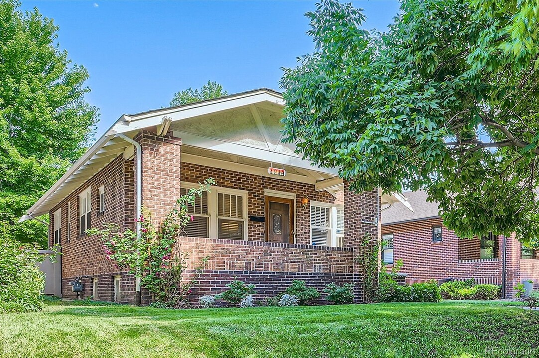 1034 S Corona St in Denver, CO - Building Photo