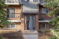 427 Huntsville Cres NW in Calgary, AB - Building Photo - Building Photo