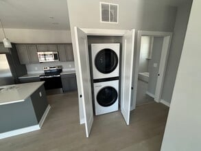 12 Station St in Middleboro, MA - Foto de edificio - Building Photo