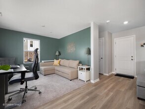 1080 Bogart St in Des Plaines, IL - Building Photo - Building Photo