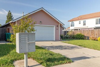 6529 El Capitan Cir in Stockton, CA - Building Photo - Building Photo