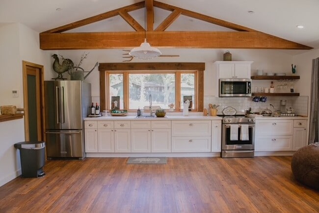 1205 Country Club Dr in Ojai, CA - Building Photo - Building Photo