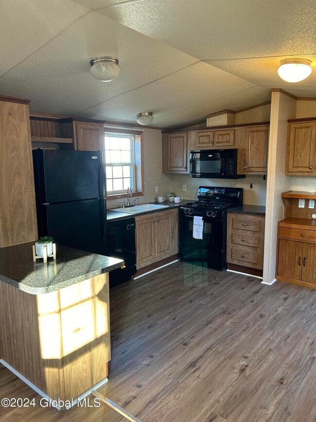 980 Murray Rd in Middle Grove, NY - Building Photo - Building Photo