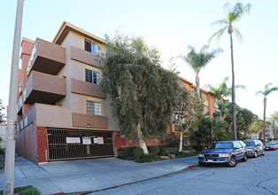 Villa Serena Apartments in Santa Ana, CA - Building Photo - Building Photo