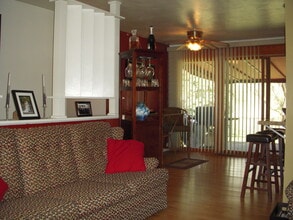 405 Lindsay Rd in Carnegie, PA - Building Photo - Building Photo