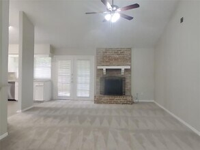 6906 Falling Waters Dr in Spring, TX - Building Photo - Building Photo