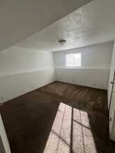 1767 N 600 W in West Bountiful, UT - Foto de edificio - Building Photo