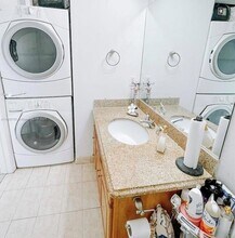 4242 NW 2nd St, Unit 813 in Miami, FL - Building Photo - Building Photo