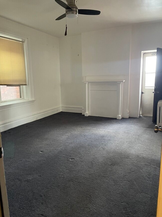 5120 Friendship Ave, Unit 2 in Pittsburgh, PA - Foto de edificio - Building Photo