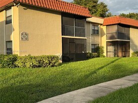 9716 Hammocks Blvd in Miami, FL - Building Photo