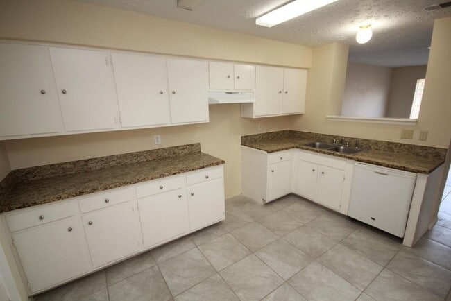 24002 Silversmith Ln