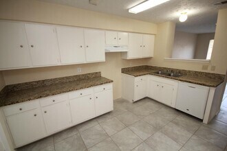 24002 Silversmith Ln in Katy, TX - Foto de edificio - Building Photo