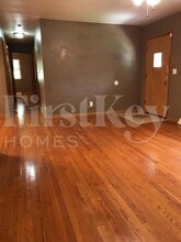 8316 Stark Ave in Raytown, MO - Building Photo - Building Photo