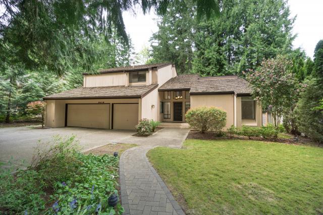 2415 Sahalee Dr E in Sammamish, WA - Building Photo